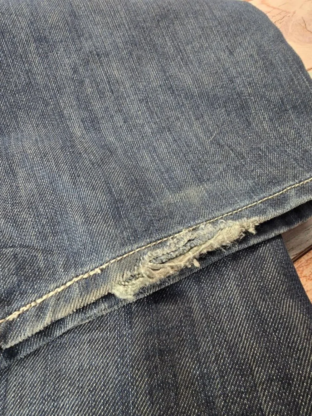 Levis 559 Relaxed Straight Jeans 42x34 Distressed Hem Medium Wash Mens Denim